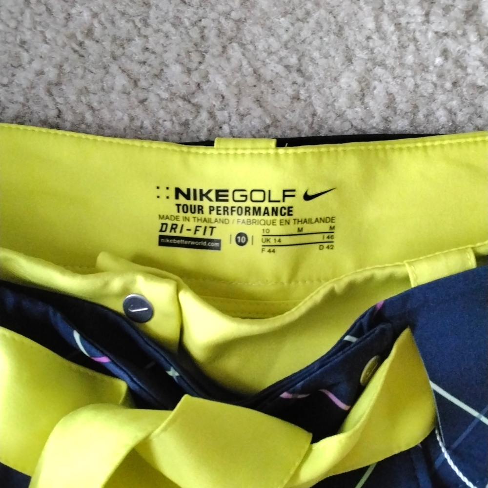 Nike Convertible / Reversible Skirt with Shorts - size 10 - Like New - Picture 4 of 6